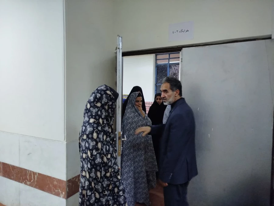 بازدید دکتر توان رئیس دانشگاه فرهنگیان استان کرمان از سرای دانشجویی مرکز امیر کبیر جیرفت 7