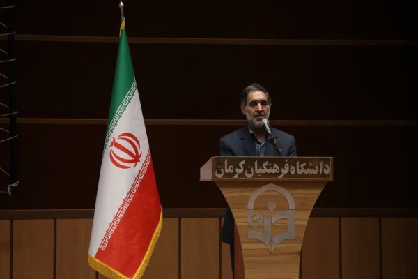 مدرسه و معلم دو رکن مهم تحول در نظام آموزش و پرورش هستند. 6