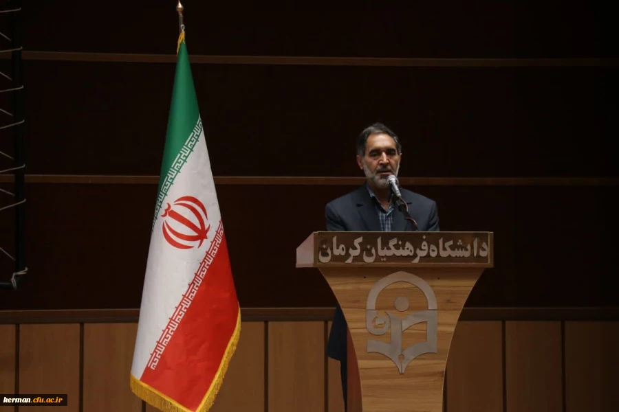 مدرسه و معلم دو رکن مهم تحول در نظام آموزش و پرورش هستند. 6