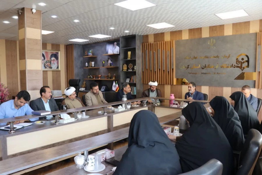 دکترتوان درجلسه شورای مدیریت دانشگاه فرهنگیان استان بر ایجاد فضای صمیمیت بین همکاران وحفظ کرامت انسانی آنان تاکید کردند 3