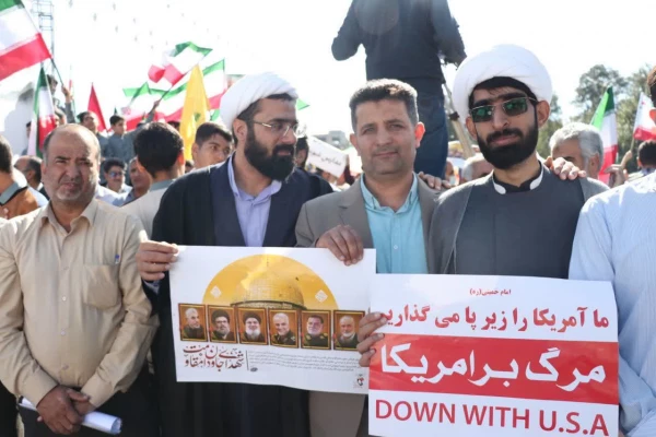 حضور دانشگاهیان دانشگاه فرهنگیان کرمان در بزرگداشت روز ملی مبارزه با استکبار جهانی 10