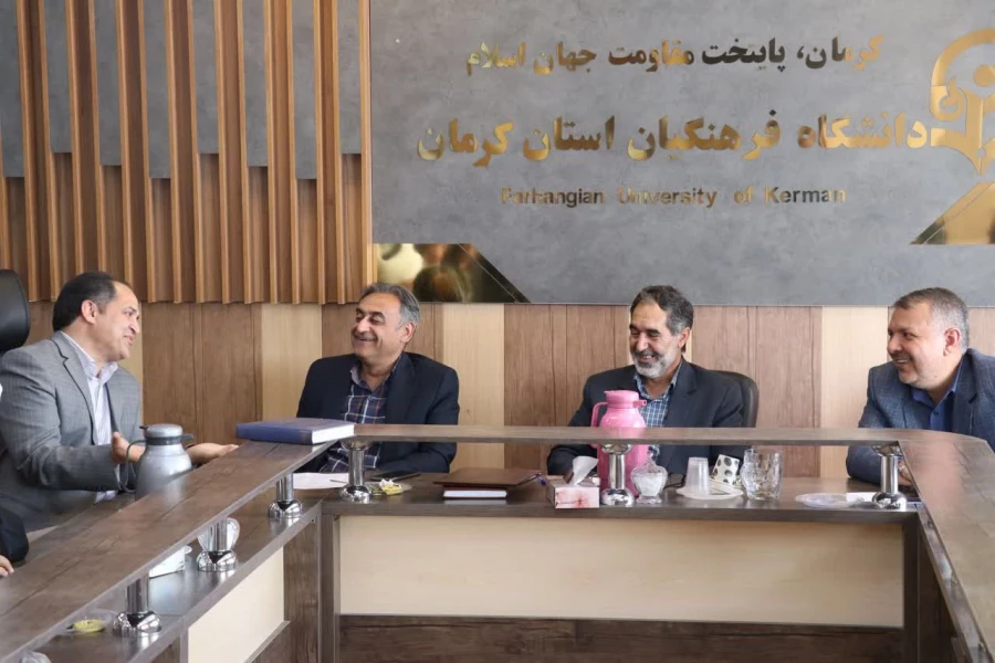 تجلیل از دکتر حسین صیفوری مدیرسابق   آموزشی و تحصیلات تکمیلی پردیس خواجه نصیر الدین طوسی دانشگاه فرهنگیان کرمان 7