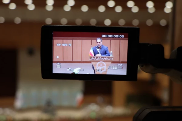 قرآن کتاب زندگی و برنامه هدایت انسان ها است. 3