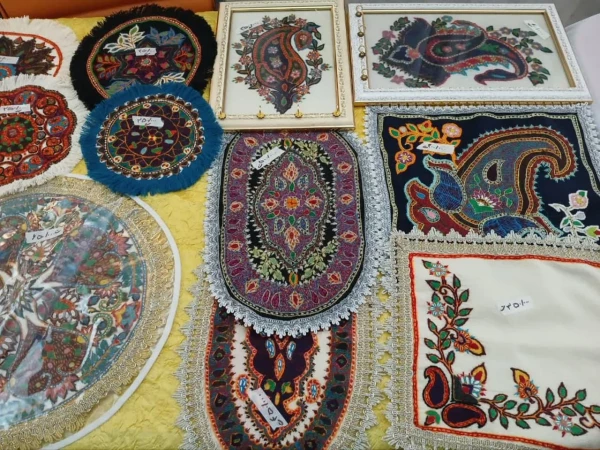 برپایی بازارچه خیریه فرهنگ مقاومت در پردیس شهید باهنر دانشگاه فرهنگیان کرمان 3