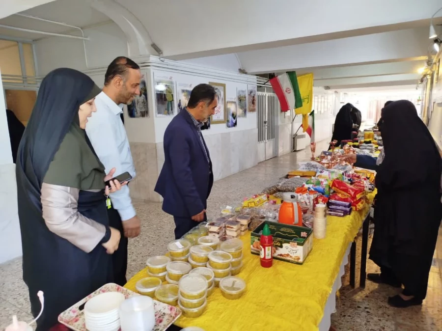 برپایی بازارچه خیریه فرهنگ مقاومت در پردیس شهید باهنر دانشگاه فرهنگیان کرمان 5