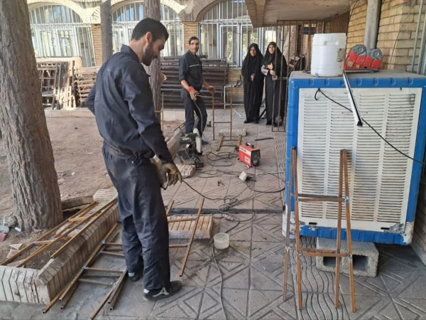 ساخت پله تخت های فلزی درکارگاه ساخت تخت فلزی دانشگاه فرهنگیان کرمان 3