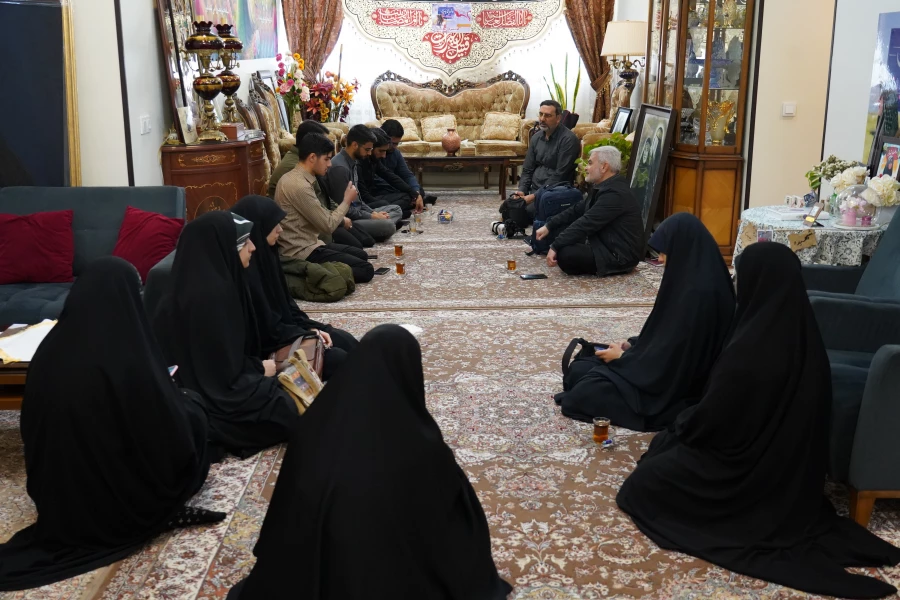 دیدار اعضای بسیج دانشجویی دانشگاه فرهنگیان استان کرمان با خانواده شهیده دانشجومعلم فائزه رحیمی 3