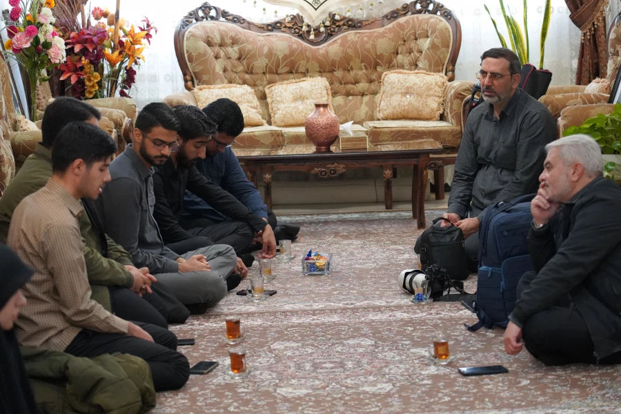 دیدار اعضای بسیج دانشجویی دانشگاه فرهنگیان استان کرمان با خانواده شهیده دانشجومعلم فائزه رحیمی 5