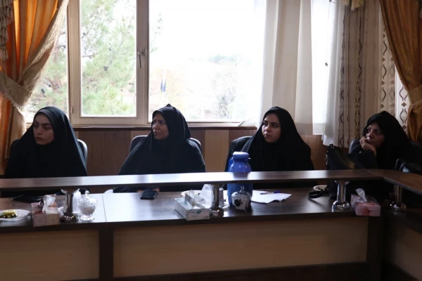 مشاور؛ فردی با انگیزه ،دغدغه مند وبااحساس مسئولیت میباشد. 2