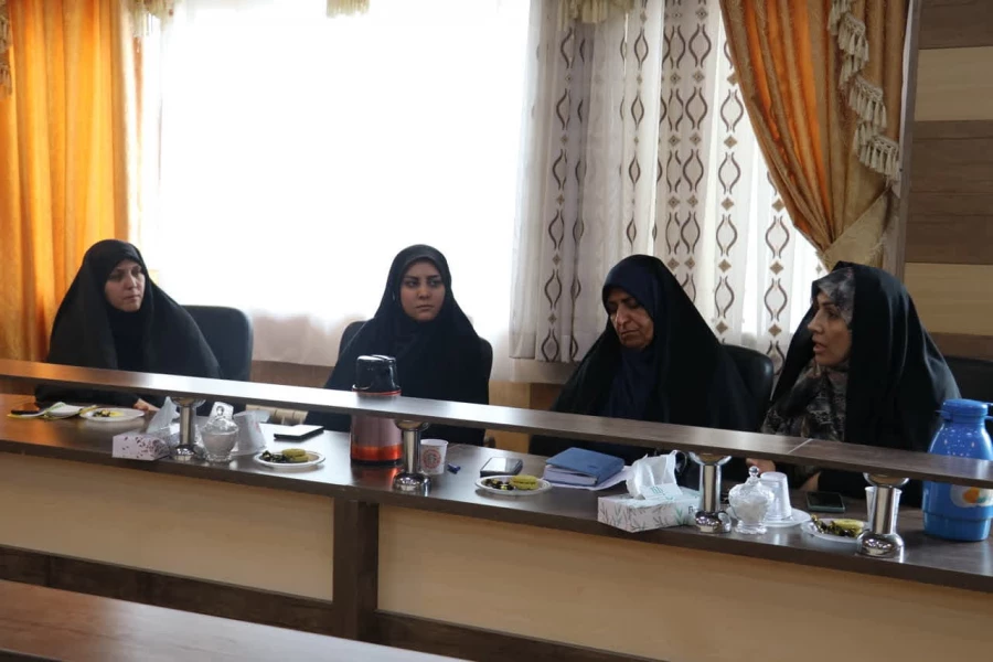 مشاور؛ فردی با انگیزه ،دغدغه مند وبااحساس مسئولیت میباشد. 3