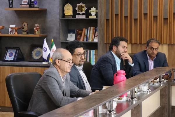 مشاور؛ فردی با انگیزه ،دغدغه مند وبااحساس مسئولیت میباشد. 8