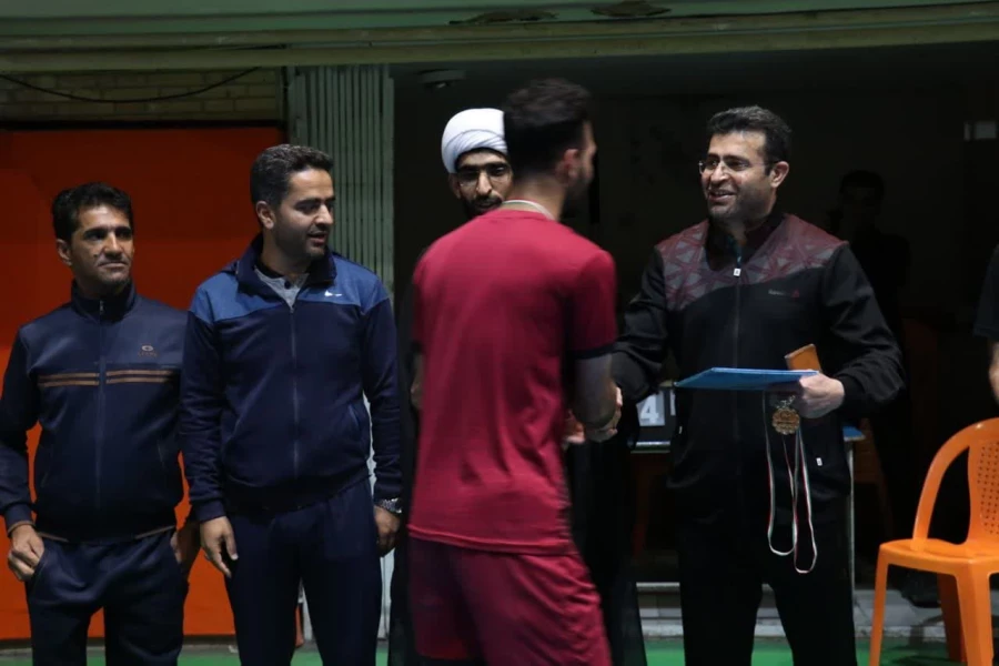 قهرمانی تیم آذرخش در مسابقات لیگ فوتسال پردیس خواجه نصیرالدین طوسی 3