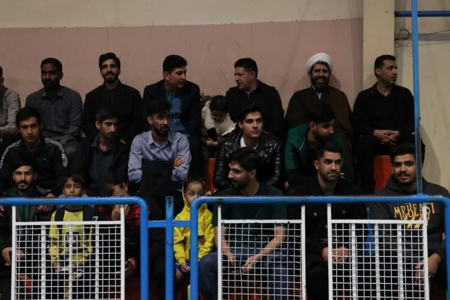 قهرمانی تیم آذرخش در مسابقات لیگ فوتسال پردیس خواجه نصیرالدین طوسی 4