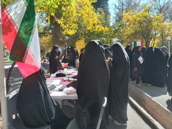 برگزاری بازارچه در حمایت از جبهه مقاومت  4