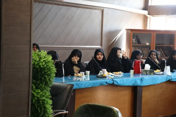 نشست هم اندیشی بسیج اساتید دانشگاه فرهنگیان استان کرمان با عنوان:
 بصیرت افزایی درآسیب های اجتماعی
 5