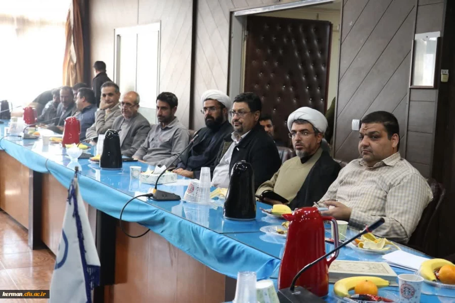 نشست هم اندیشی بسیج اساتید دانشگاه فرهنگیان استان کرمان با عنوان:
 بصیرت افزایی درآسیب های اجتماعی
 6