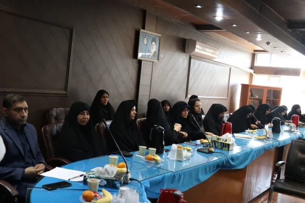 نشست هم اندیشی بسیج اساتید دانشگاه فرهنگیان استان کرمان با عنوان:
 بصیرت افزایی درآسیب های اجتماعی
 7