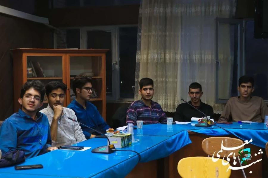 دکتر توان رئیس دانشگاه فرهنگیان استان  کرمان در برنامه این هفته شنبه های معلمی که به همت بسیج دانشجویی دانشگاه فرهنگیان استان برگزار شد: 3