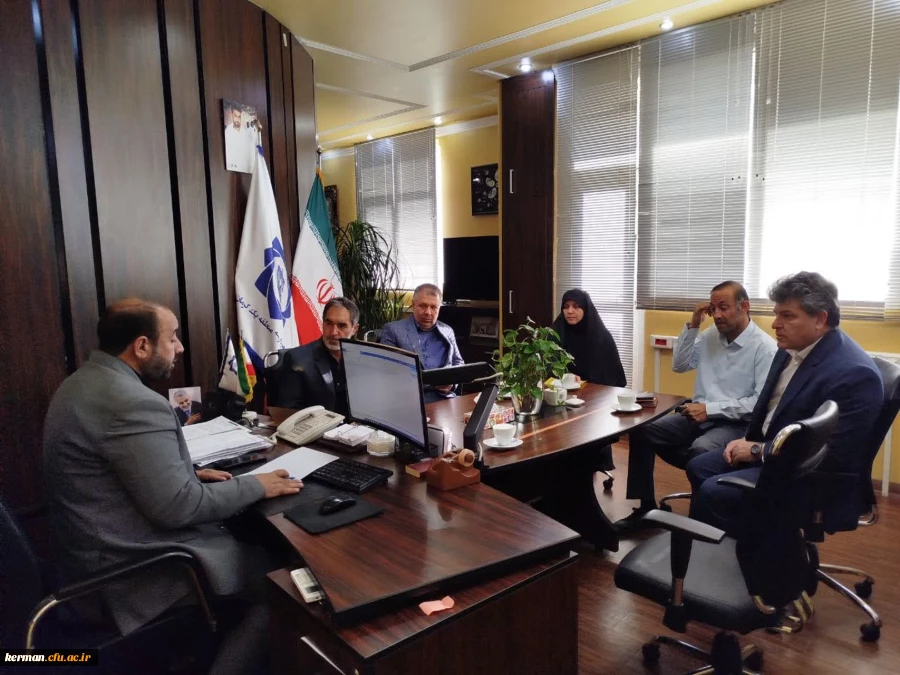 دیدار شهردار منطقه یک شهر کرمان با رئیس دانشگاه فرهنگیان استان کرمان 2
