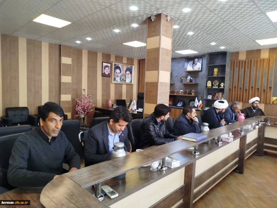 دکترتوان درستاد اقامه نماز دانشگاه فرهنگیان استان بر فراهم شدن زمینه های ترویج  نماز در دانشگاه تاکید کردند. 4