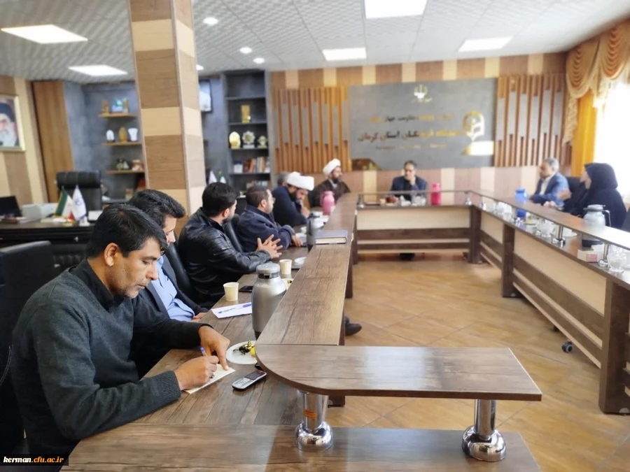 دکترتوان درستاد اقامه نماز دانشگاه فرهنگیان استان بر فراهم شدن زمینه های ترویج  نماز در دانشگاه تاکید کردند. 2