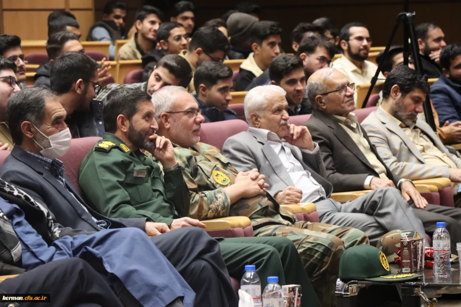 شبی خاطره انگیز همراه با دانشجو معلمان شرکت کننده اردوی راهیان مقاومت در دانشگاه فرهنگیان کرمان 5