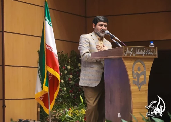 شبی خاطره انگیز همراه با دانشجو معلمان شرکت کننده اردوی راهیان مقاومت در دانشگاه فرهنگیان کرمان 4