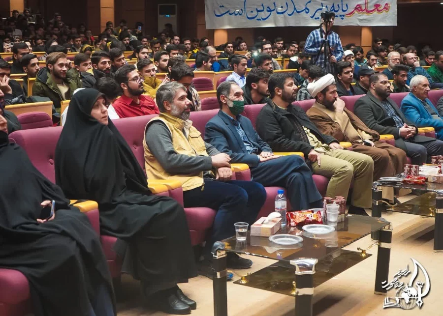 چهارمین دوره  راهیان مقاومت دانشگاه فرهنگیان کرمان
 3