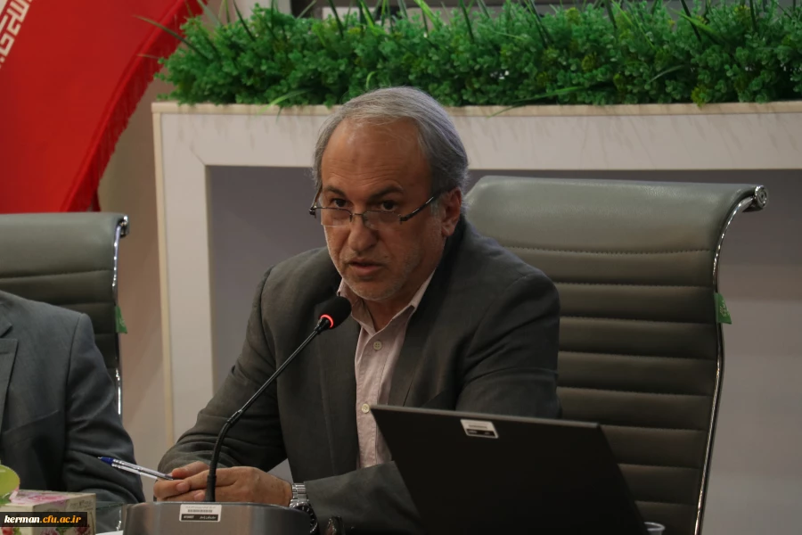 دکتر قاسم پور مسئول دفتر هماهنگی بسیج اساتید دانشگاه فرهنگیان کشور دردومین همایش ملی آموزه های تربیت در مکتب شهید سلیمانی 2