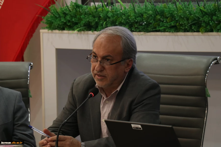 دکتر قاسم پور مسئول دفتر هماهنگی بسیج اساتید دانشگاه فرهنگیان کشور دردومین همایش ملی آموزه های تربیت در مکتب شهید سلیمانی 2