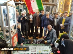 ادای احترام شرکت کنندگان دردومین همایش ملی «آموزه های تربیت در مکتب شهیدسلیمانی»به مقام شامخ سردار شهید حاج قاسم سلیمانی  9