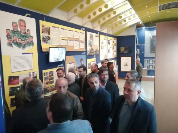 بازدید شرکت کنندگان دومین همایش ملی آموزه های تربیت در مکتب شهیدسلیمانی از موزه دفاع مقدس کرمان 3