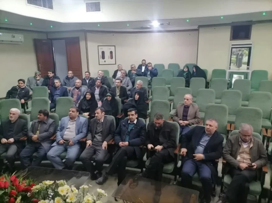 بازدید شرکت کنندگان دومین همایش ملی آموزه های تربیت در مکتب شهیدسلیمانی از موزه دفاع مقدس کرمان 5