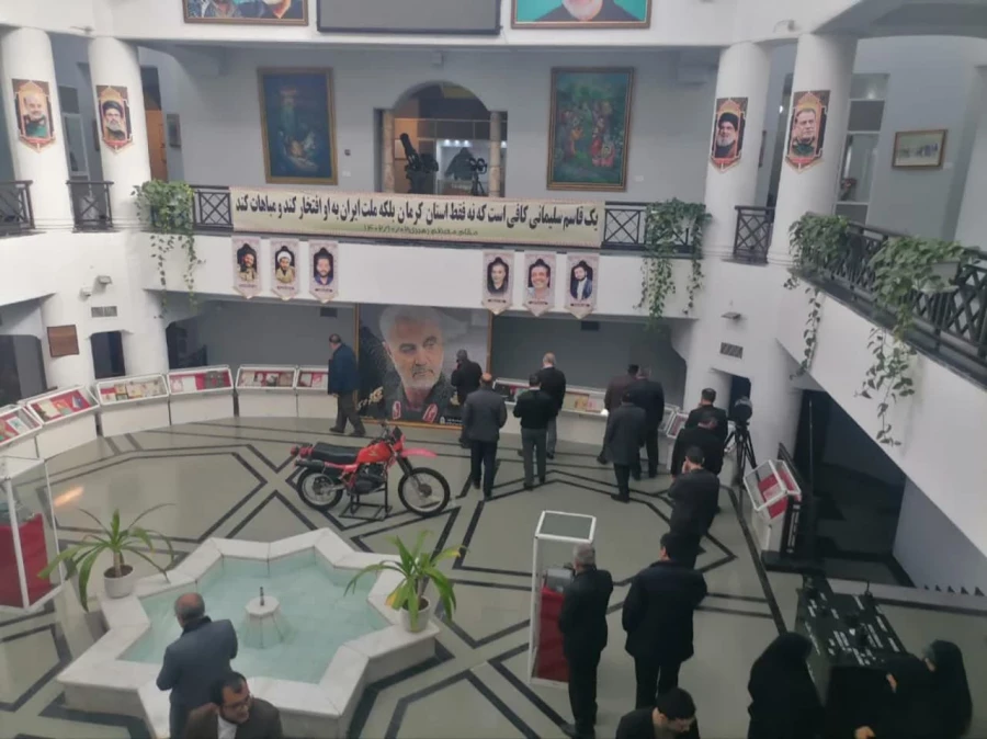 بازدید شرکت کنندگان دومین همایش ملی آموزه های تربیت در مکتب شهیدسلیمانی از موزه دفاع مقدس کرمان 6