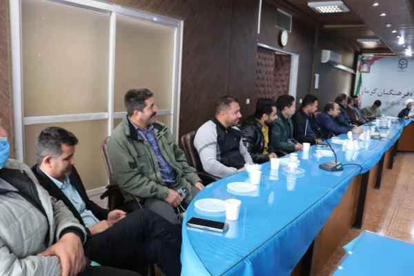 نشست صمیمی مسئولین دانشگاه فرهنگیان کرمان با عوامل اجرایی حوزه امور عمومی دانشگاه  8