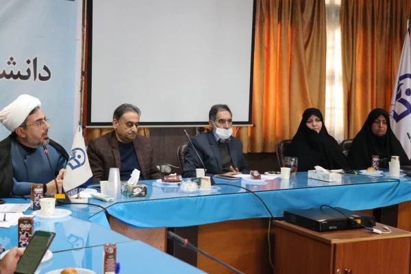 نشست صمیمی مسئولین دانشگاه فرهنگیان کرمان با عوامل اجرایی حوزه امور عمومی دانشگاه  11