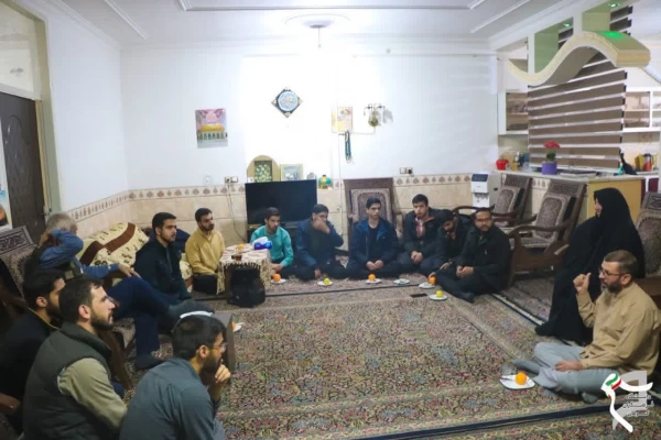 دیدارخادمین وکادر اجرایی راهیان نور دانشگاه فرهنگیان استان کرمان با خانواده شهید رنجبر  2