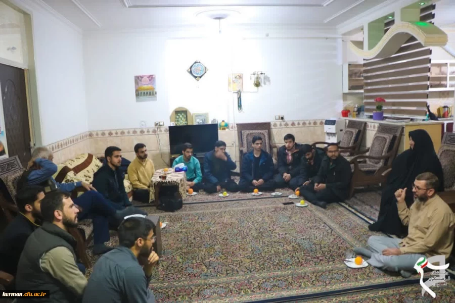 دیدارخادمین وکادر اجرایی راهیان نور دانشگاه فرهنگیان استان کرمان با خانواده شهید رنجبر  2