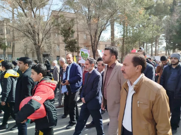 حضور اساتید، دانشجومعلمان و کارکنان دانشگاه فرهنگیان استان کرمان  در راهپیمایی یوم الله ۲۲ بهمن  6