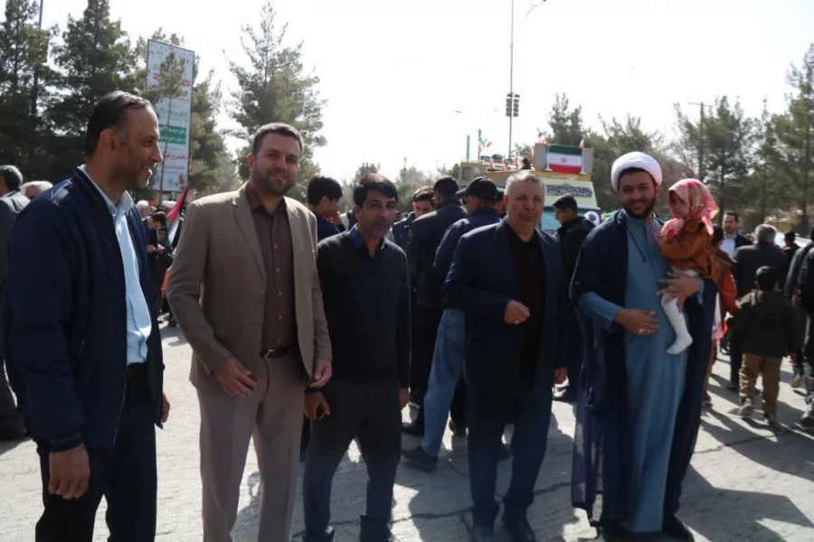 حضور اساتید، دانشجومعلمان و کارکنان دانشگاه فرهنگیان استان کرمان  در راهپیمایی یوم الله ۲۲ بهمن  7