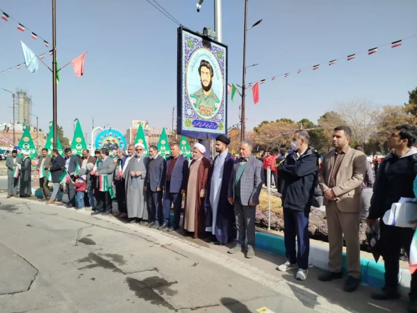 حضور اساتید، دانشجومعلمان و کارکنان دانشگاه فرهنگیان استان کرمان  در راهپیمایی یوم الله ۲۲ بهمن  11