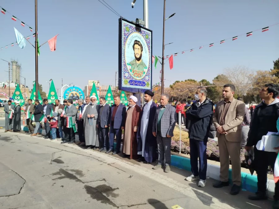 حضور اساتید، دانشجومعلمان و کارکنان دانشگاه فرهنگیان استان کرمان  در راهپیمایی یوم الله ۲۲ بهمن  11