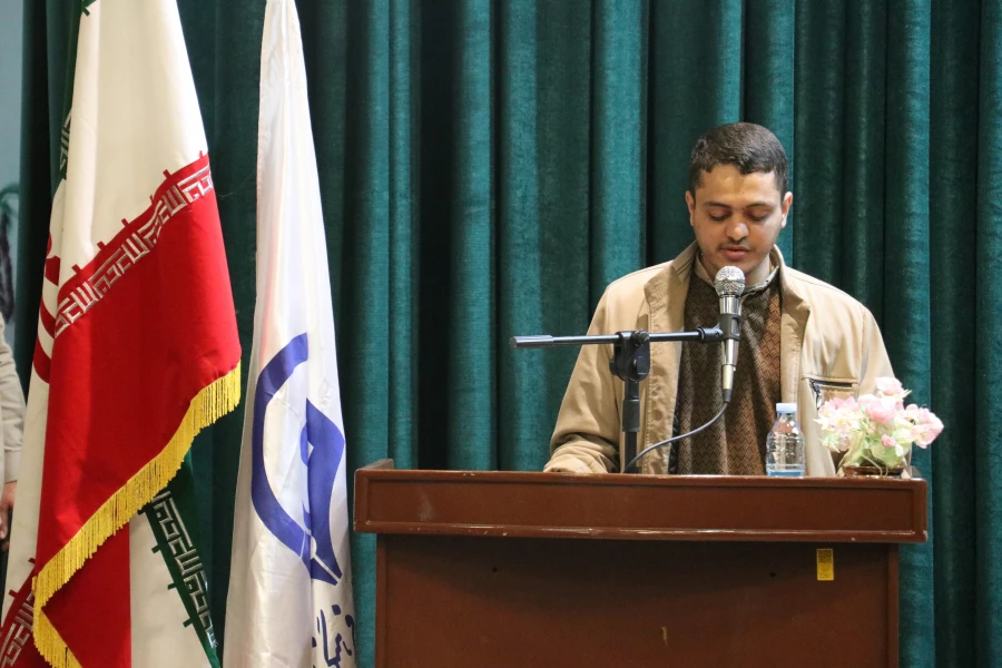 روایت دیدار حجت الاسلام قرائتی با دانشجومعلمان کزمانی در هوای بارانی 4