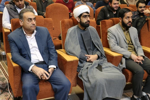 روایت دیدار حجت الاسلام قرائتی با دانشجومعلمان کزمانی در هوای بارانی 6