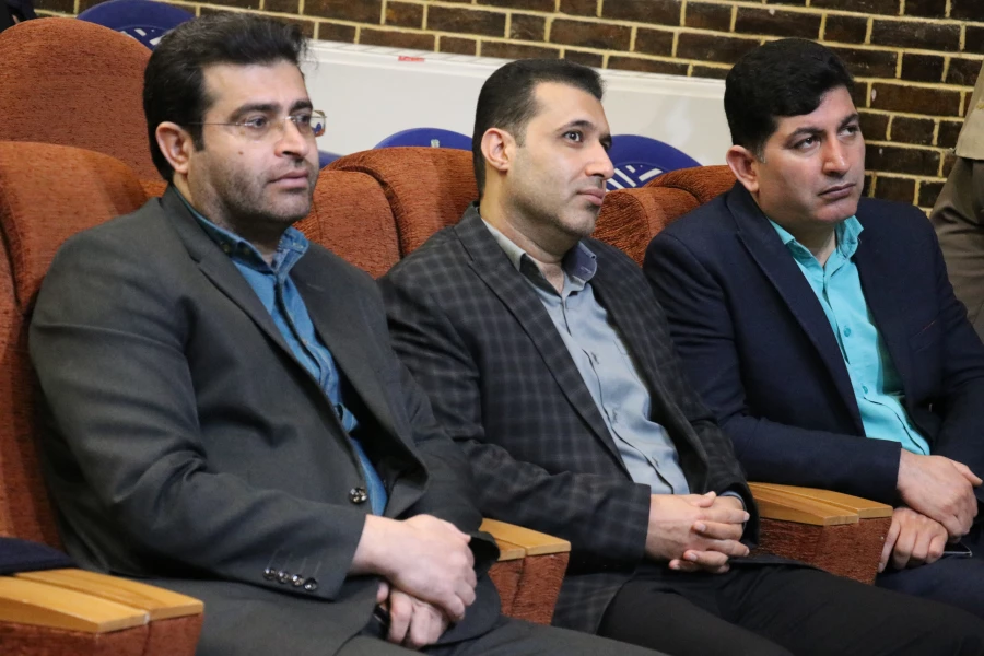 روایت دیدار حجت الاسلام قرائتی با دانشجومعلمان کزمانی در هوای بارانی 7