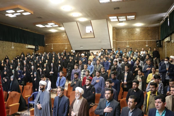 روایت دیدار حجت الاسلام قرائتی با دانشجومعلمان کزمانی در هوای بارانی 8