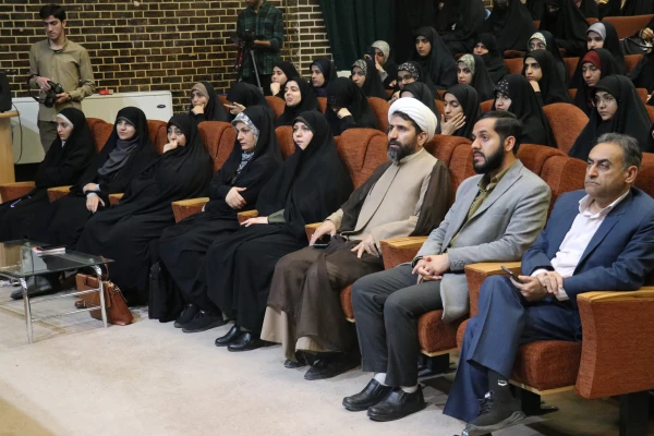 روایت دیدار حجت الاسلام قرائتی با دانشجومعلمان کزمانی در هوای بارانی 11