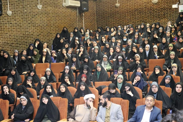 روایت دیدار حجت الاسلام قرائتی با دانشجومعلمان کزمانی در هوای بارانی 19