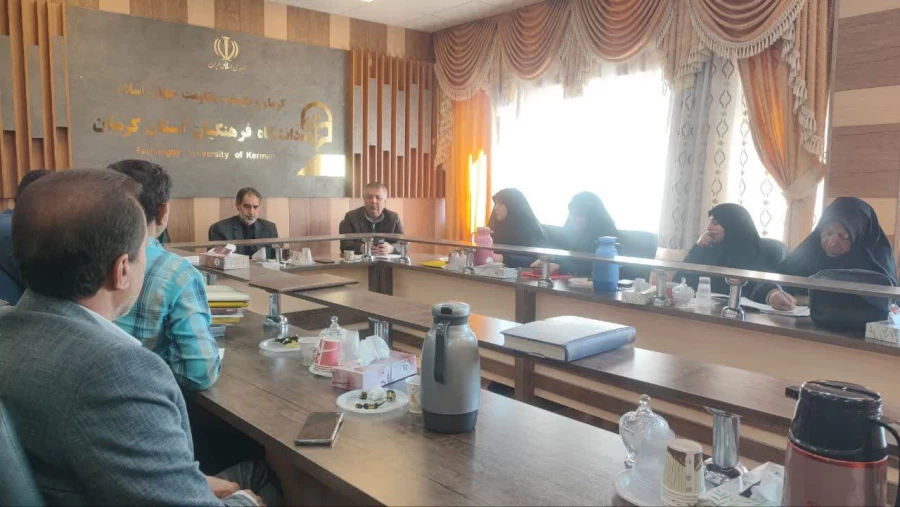 بررسی نقاط قوت و ضعف  دانشگاه در جلسه شورای مدیریت دانشگاه فرهنگیان کرمان 

 4