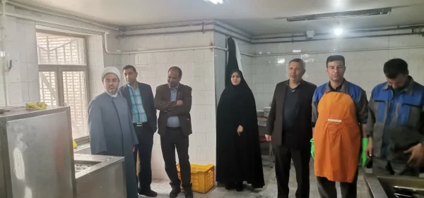 بازدید معاون هماهنگی وجمعی از مسؤلین دانشگاه فرهنگیان کرمان از آشپزخانه مرکزی دانشگاه 

 2